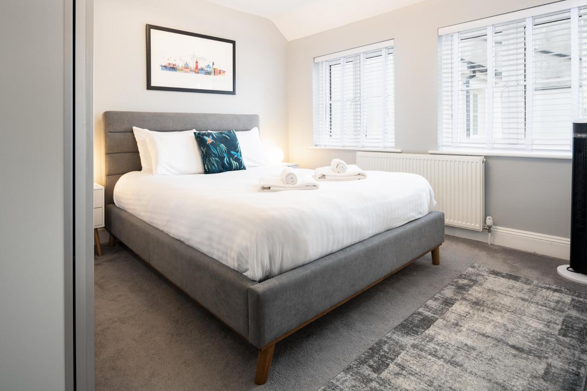 Sillwood Mews - With Free Parking